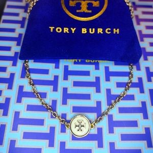 Tory Burch Logo Accesoy Available In Red,Black,White. No Dust Bag…